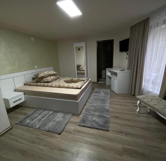 پانسیون Conacul Peștera Urșilor