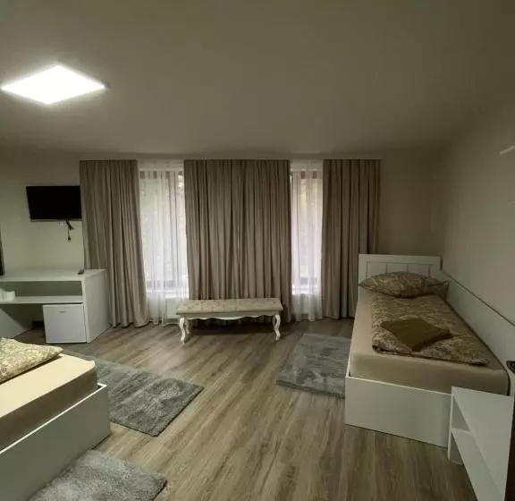 Majatalo Conacul Peștera Urșilor