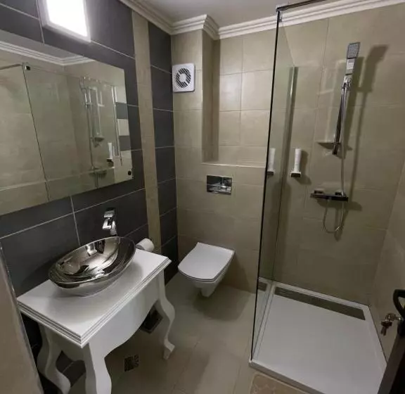 Majatalo Conacul Peștera Urșilor