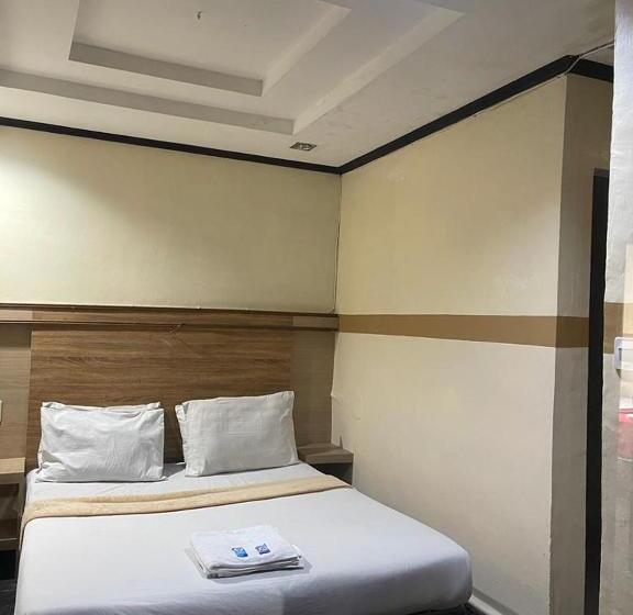 ペンション Losmen Sibayak Berastagi