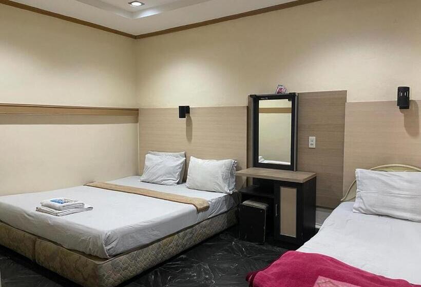 ペンション Losmen Sibayak Berastagi