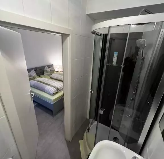 Majatalo Monteurunterkunft Zum Mohr