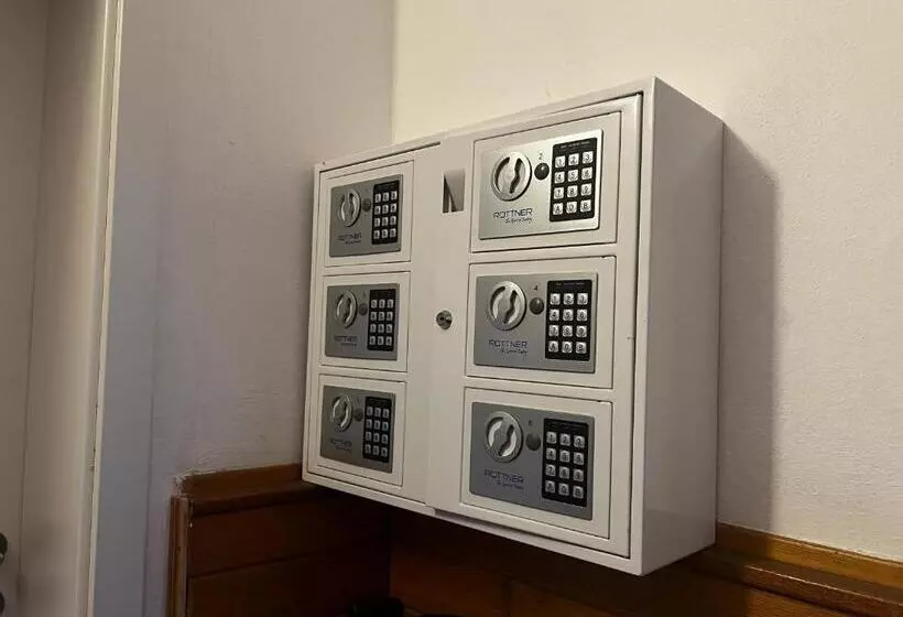 Majatalo Monteurunterkunft Zum Mohr