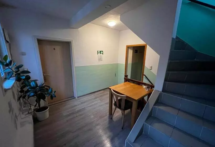 Majatalo Monteurunterkunft Zum Mohr