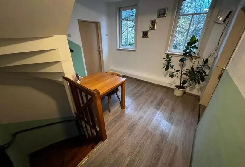 Majatalo Monteurunterkunft Zum Mohr