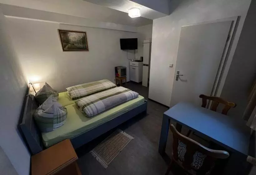 Majatalo Monteurunterkunft Zum Mohr