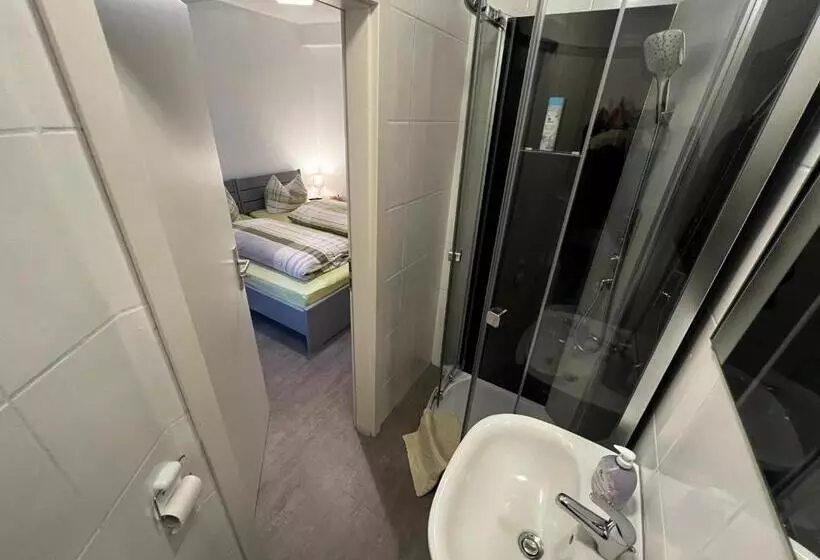 Majatalo Monteurunterkunft Zum Mohr