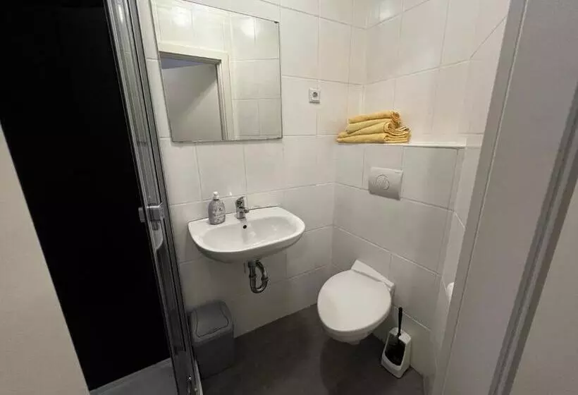 Majatalo Monteurunterkunft Zum Mohr