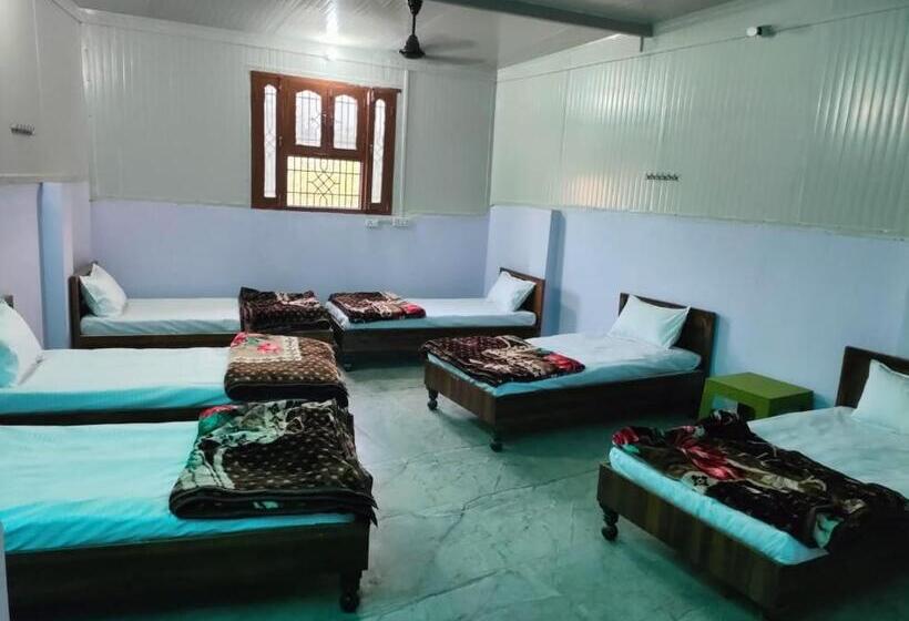 پانسیون The Raj Villa Ac Home Stay