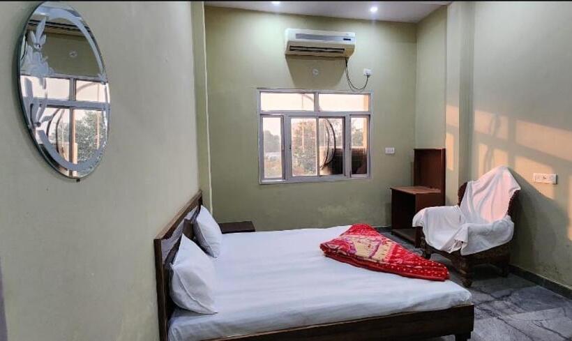 پانسیون The Raj Villa Ac Home Stay