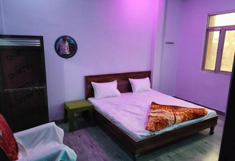 پانسیون The Raj Villa Ac Home Stay