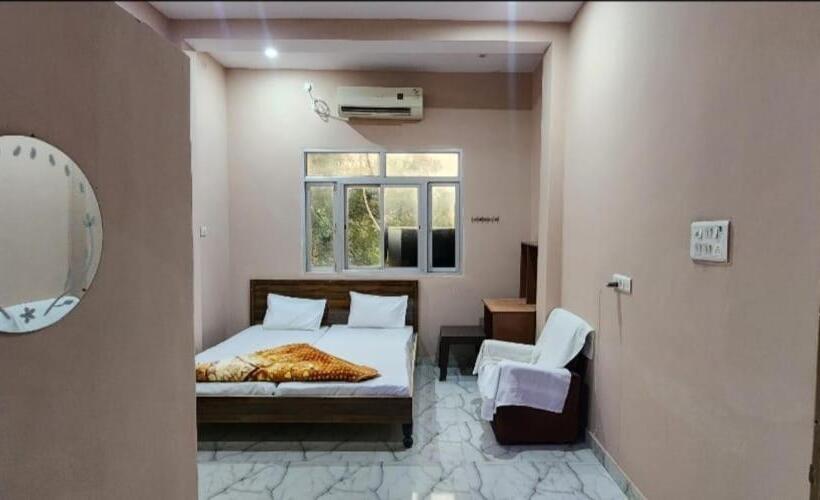 پانسیون The Raj Villa Ac Home Stay