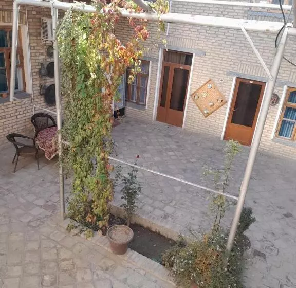 پانسیون Ravshan Guest House