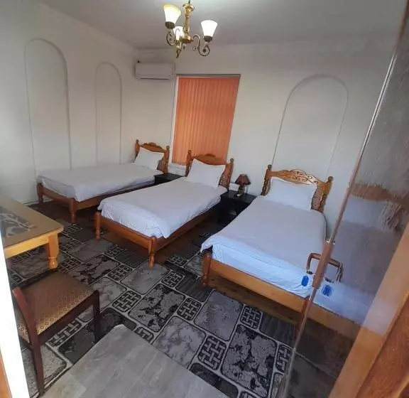 پانسیون Ravshan Guest House