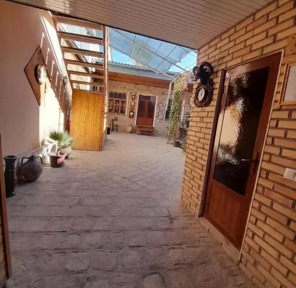 پانسیون Ravshan Guest House