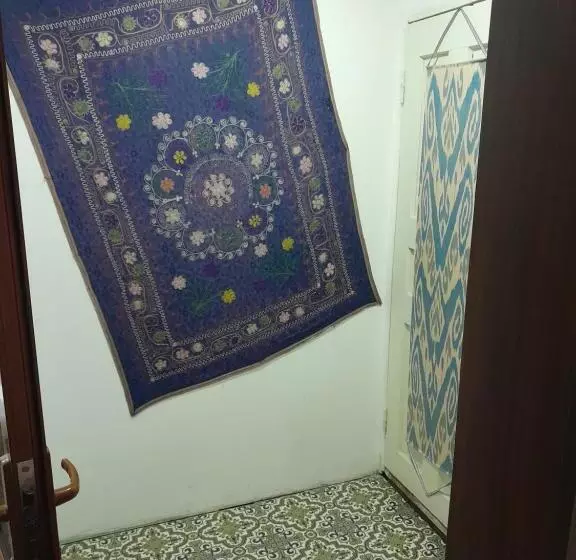 پانسیون Ravshan Guest House
