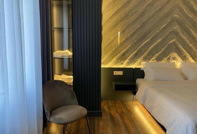 پانسیون Tirana Central Rooms