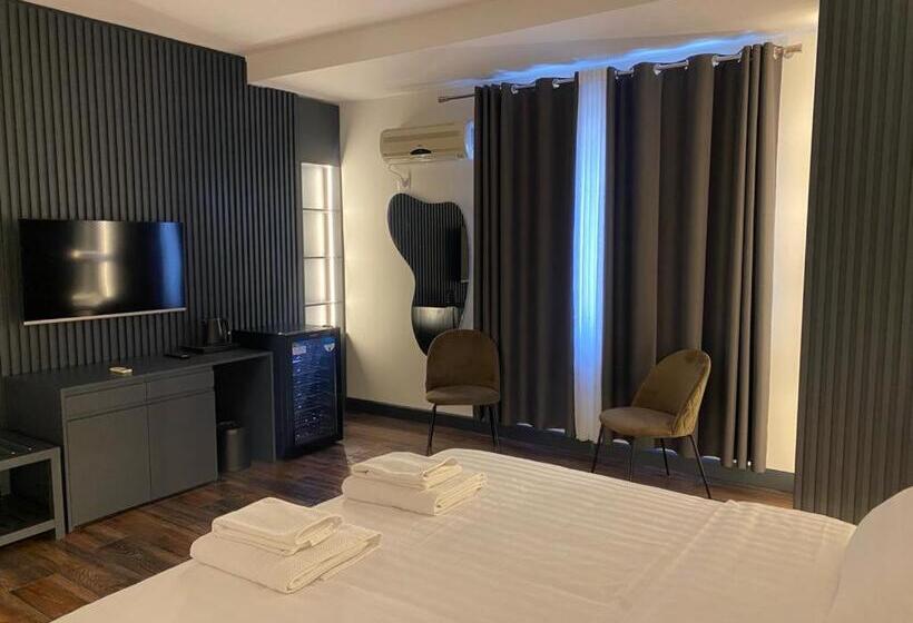 پانسیون Tirana Central Rooms