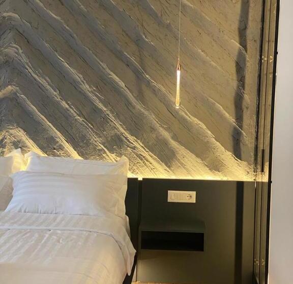 پانسیون Tirana Central Rooms