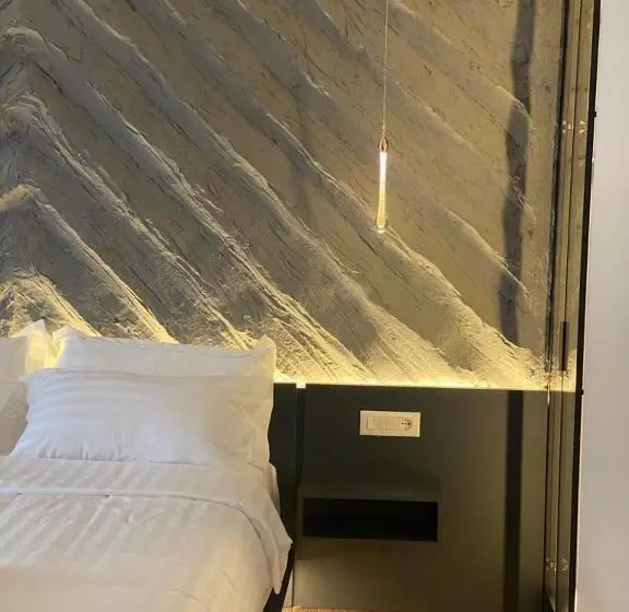 پانسیون Tirana Central Rooms