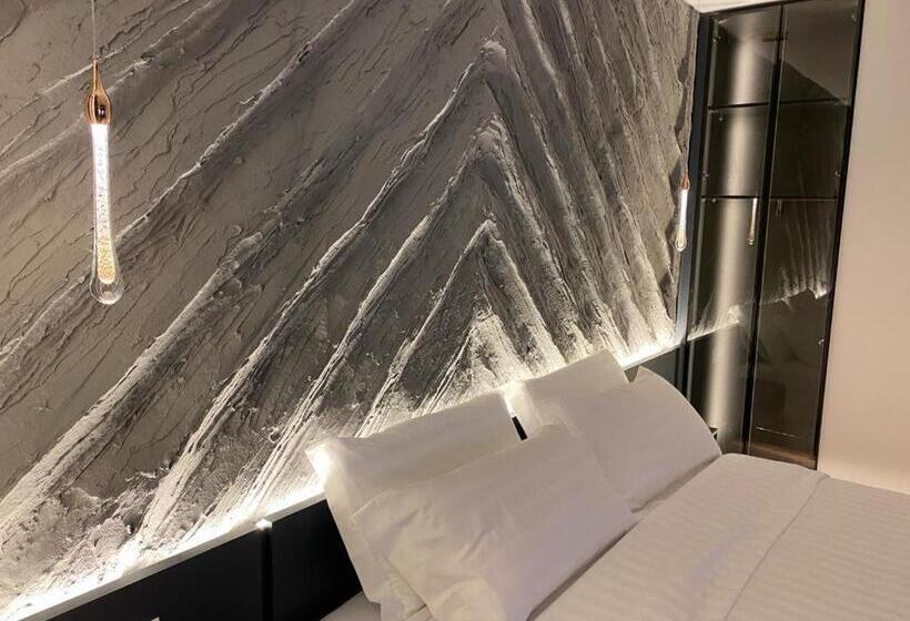 پانسیون Tirana Central Rooms