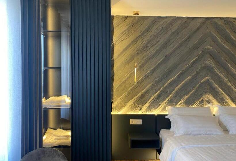 پانسیون Tirana Central Rooms