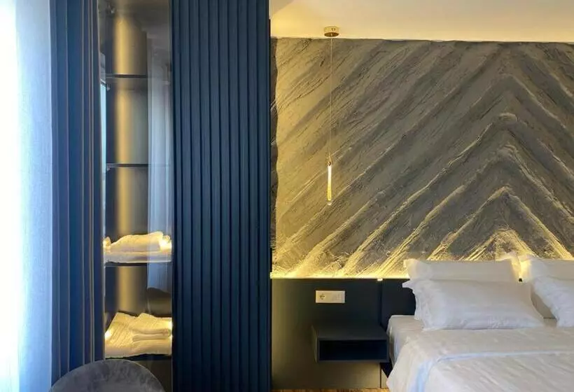 پانسیون Tirana Central Rooms