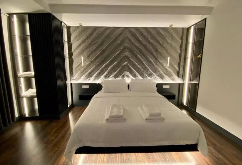 پانسیون Tirana Central Rooms