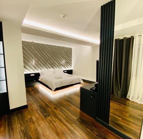 پانسیون Tirana Central Rooms