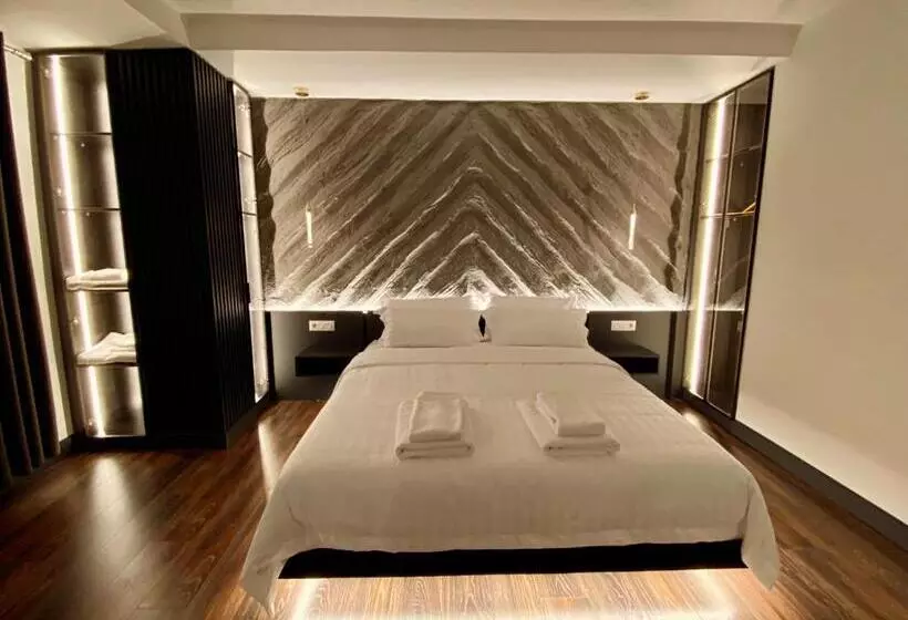 پانسیون Tirana Central Rooms