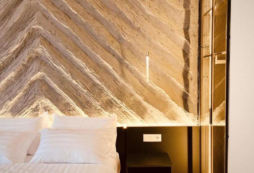 پانسیون Tirana Central Rooms