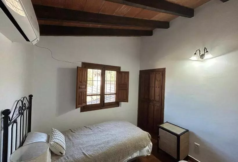 Aamiaismajoitus (B&B) Casa Los Olivos