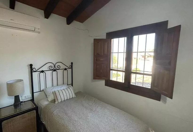 Aamiaismajoitus (B&B) Casa Los Olivos