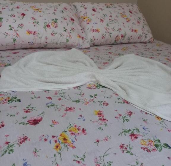 Bed and Breakfast Karol Pousadas Paracatu