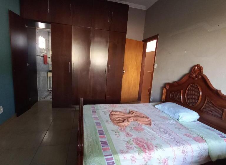 Bed and Breakfast Karol Pousadas Paracatu