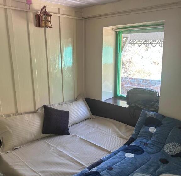 Aamiaismajoitus (B&B) The Hidden Dorf Cottage