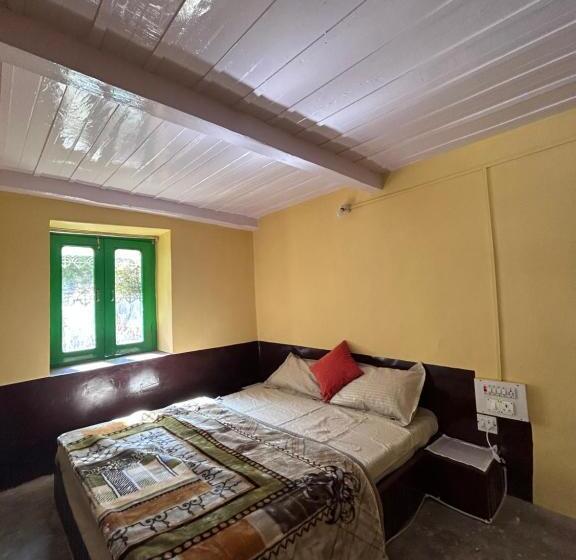 Aamiaismajoitus (B&B) The Hidden Dorf Cottage