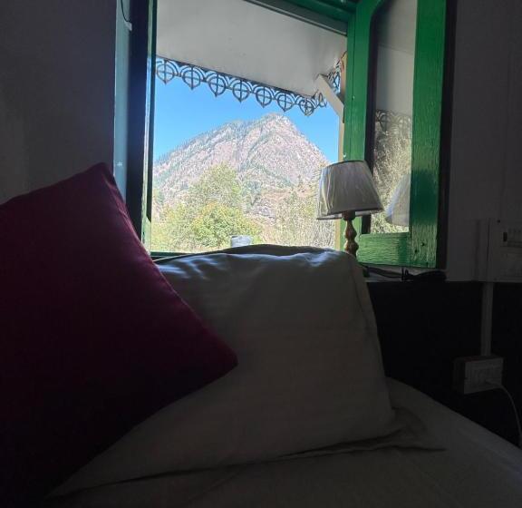 Aamiaismajoitus (B&B) The Hidden Dorf Cottage