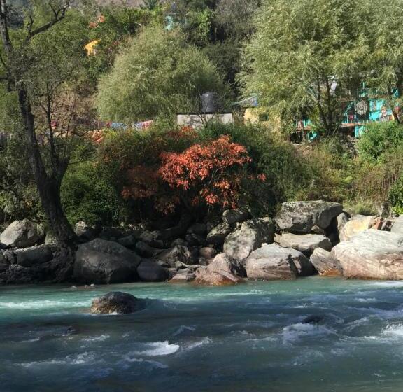 Aamiaismajoitus (B&B) The Hidden Dorf Cottage