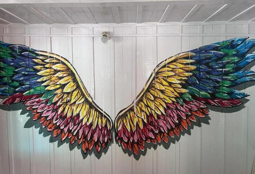 Aamiaismajoitus (B&B) The Hidden Dorf Cottage