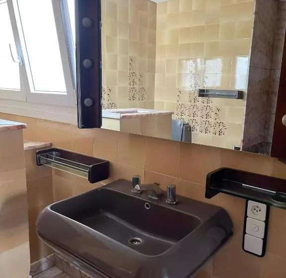 ベッドアンドブレックファースト Djm Palms   Shared Casa Rural   Casa Rural Compartida   No Es Una Casa Privada