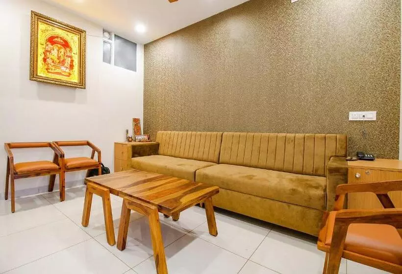 Fabhotel The Gravity Inn