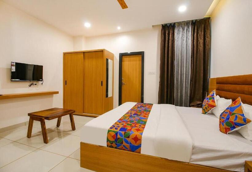 Fabhotel The Gravity Inn