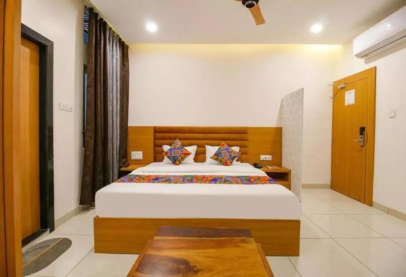 Fabhotel The Gravity Inn