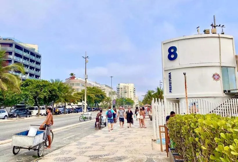 Flat Novo E Reformado Ao Lado Da Praia De Ipanema!