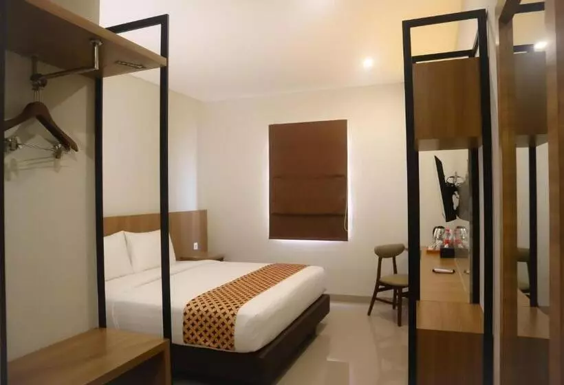 Front One Hotel Gombong