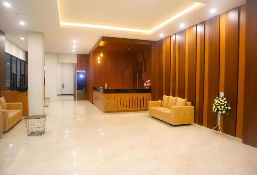 Front One Hotel Gombong