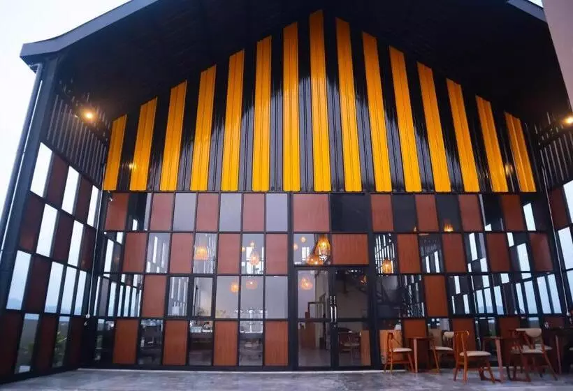 Front One Hotel Gombong