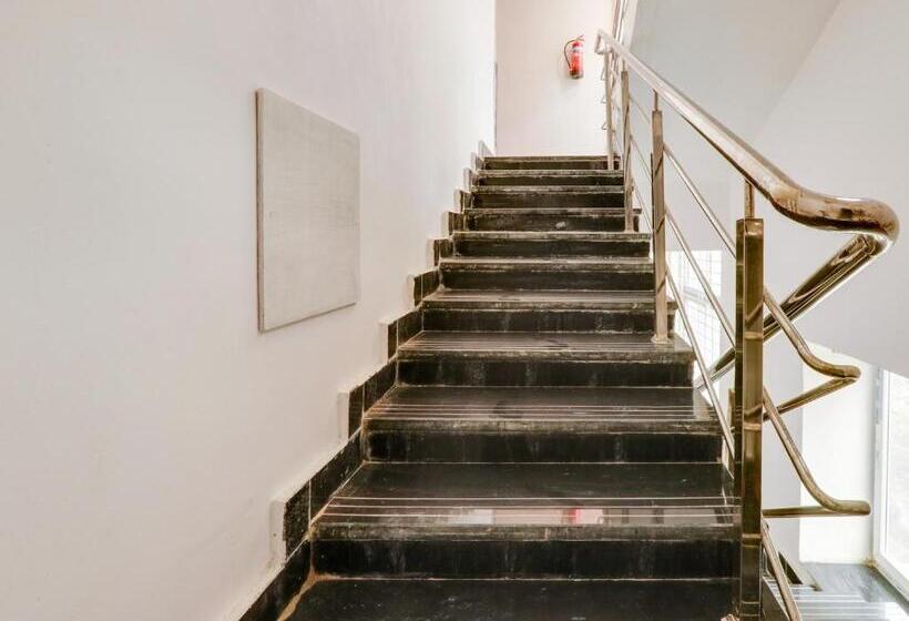 ホテル Super Collection O White Ridge Kamineni