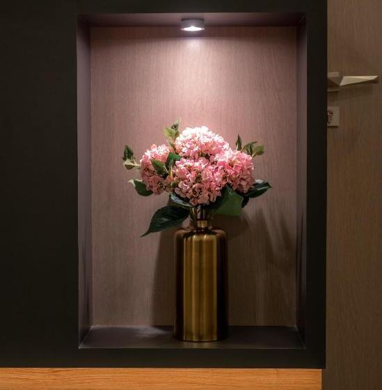 Отель Evershine Stay